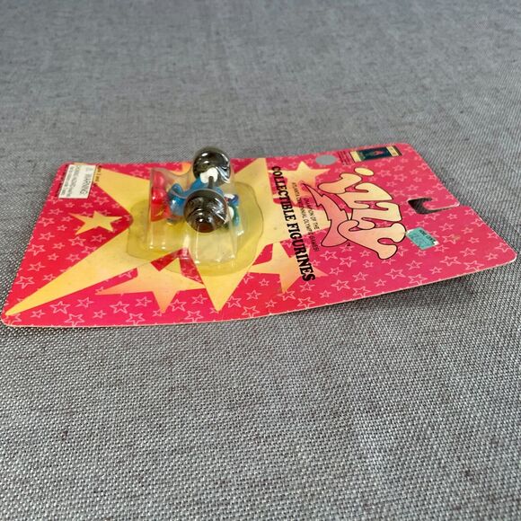 Vintage 1996 Olympic Mascot Izzy Weightlifting Winner Action Figure Collectible - Picture 7 of 7